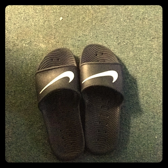 authentic nike slippers